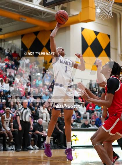 Thumbnail 2 in Ben Davis vs. Pike (IHSAA 4A Sectional Semi Final) photogallery.