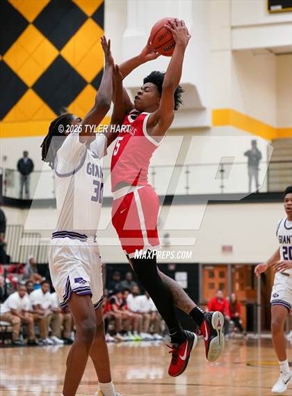 Thumbnail 3 in Ben Davis vs. Pike (IHSAA 4A Sectional Semi Final) photogallery.