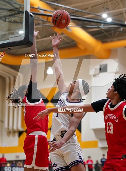 Thumbnail 3 in Ben Davis vs. Pike (IHSAA 4A Sectional Semi Final) photogallery.