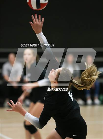 Thumbnail 2 in Perrin-Whitt vs Graford photogallery.