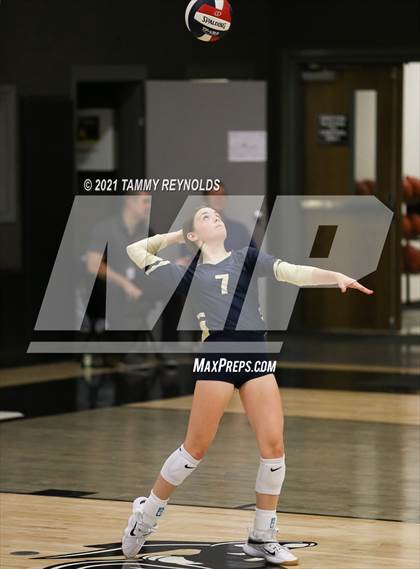 Thumbnail 1 in Perrin-Whitt vs Graford photogallery.