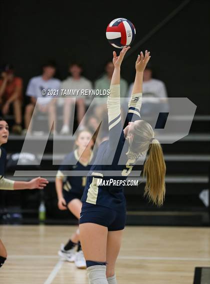 Thumbnail 1 in Perrin-Whitt vs Graford photogallery.