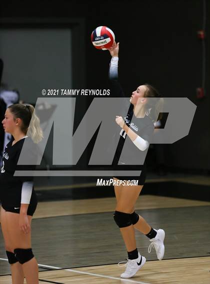 Thumbnail 3 in Perrin-Whitt vs Graford photogallery.