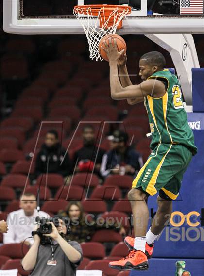 Thumbnail 1 in Roselle Catholic vs. Gill St. Bernard's (Newark National Invitational) photogallery.