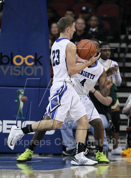 Thumbnail 3 in Roselle Catholic vs. Gill St. Bernard's (Newark National Invitational) photogallery.