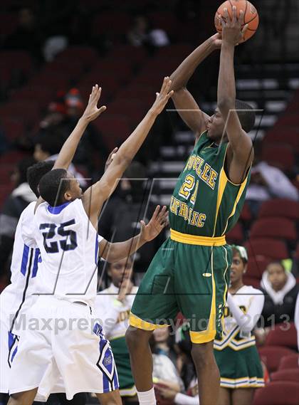 Thumbnail 2 in Roselle Catholic vs. Gill St. Bernard's (Newark National Invitational) photogallery.