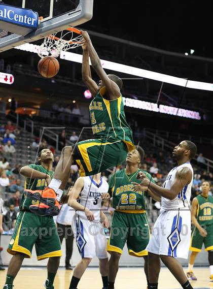 Thumbnail 2 in Roselle Catholic vs. Gill St. Bernard's (Newark National Invitational) photogallery.