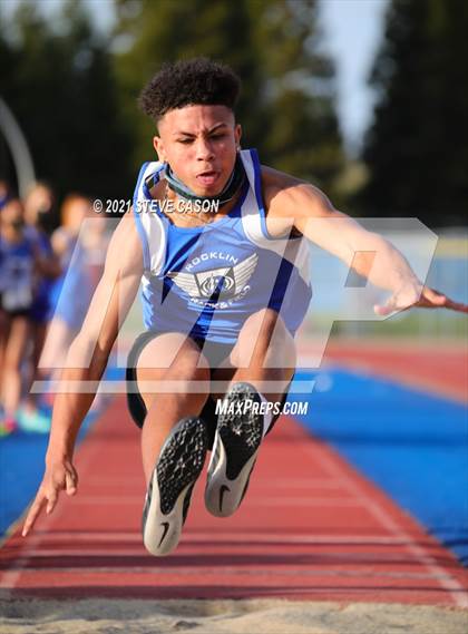 Thumbnail 3 in Whitney @ Rocklin photogallery.