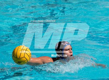 Thumbnail 3 in Los Alamitos v Huntington Beach (S & R Tournament) photogallery.