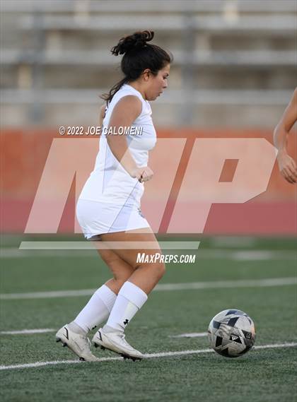 Thumbnail 2 in Lee Vs Warren (NEISD Soccer Showcase) photogallery.