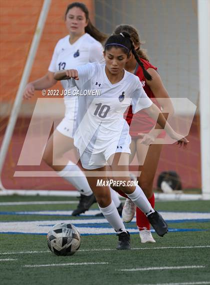 Thumbnail 1 in Lee Vs Warren (NEISD Soccer Showcase) photogallery.