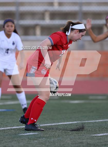 Thumbnail 2 in Lee Vs Warren (NEISD Soccer Showcase) photogallery.