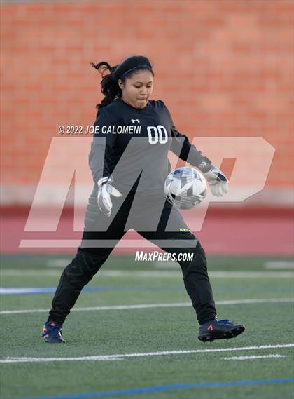 Thumbnail 1 in Lee Vs Warren (NEISD Soccer Showcase) photogallery.