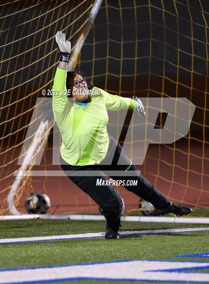 Thumbnail 2 in Lee Vs Warren (NEISD Soccer Showcase) photogallery.