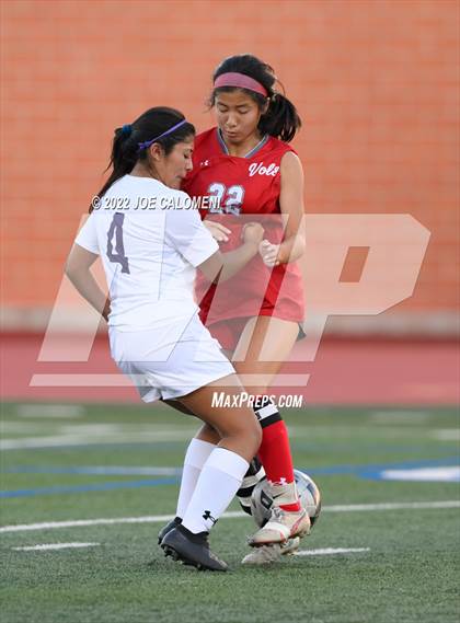 Thumbnail 2 in Lee Vs Warren (NEISD Soccer Showcase) photogallery.