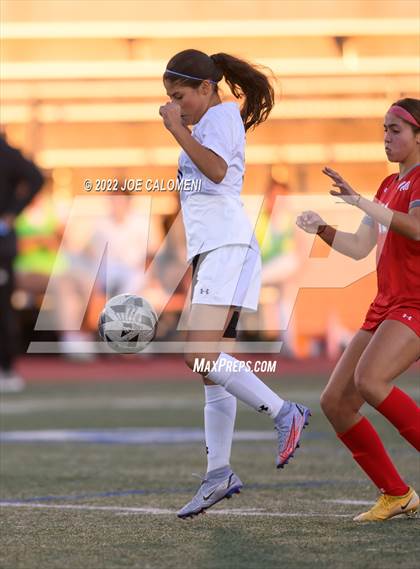 Thumbnail 3 in Lee Vs Warren (NEISD Soccer Showcase) photogallery.