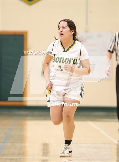 Thumbnail 3 in Gregori @ Sonora photogallery.