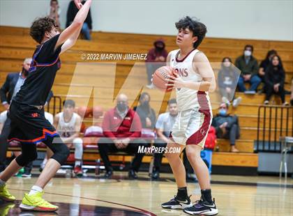 Thumbnail 3 in Oaks Christian vs Westlake photogallery.