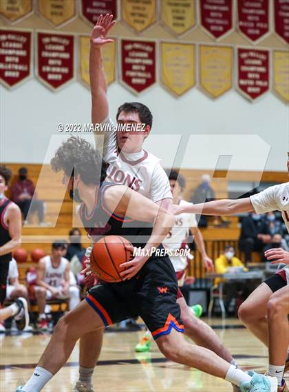 Thumbnail 1 in Oaks Christian vs Westlake photogallery.