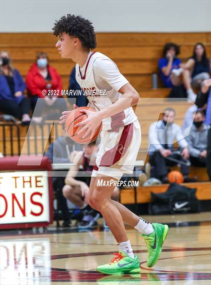 Thumbnail 2 in Oaks Christian vs Westlake photogallery.