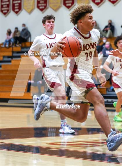 Thumbnail 2 in Oaks Christian vs Westlake photogallery.