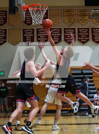 Thumbnail 2 in Oaks Christian vs Westlake photogallery.