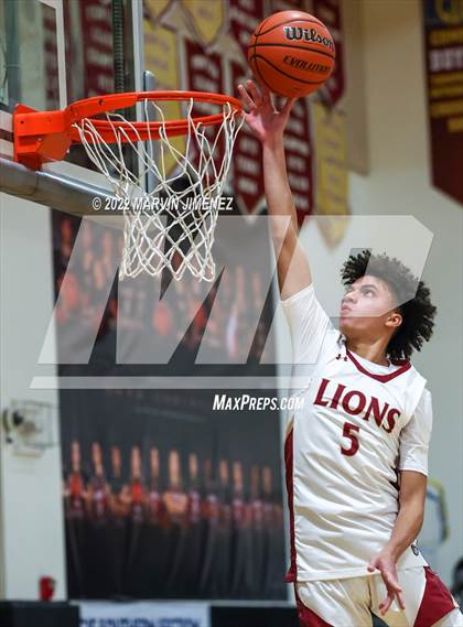 Thumbnail 3 in Oaks Christian vs Westlake photogallery.