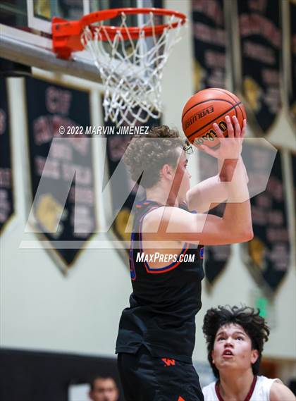 Thumbnail 3 in Oaks Christian vs Westlake photogallery.