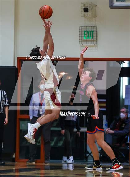 Thumbnail 1 in Oaks Christian vs Westlake photogallery.