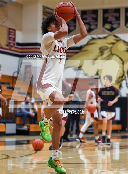Thumbnail 2 in Oaks Christian vs Westlake photogallery.