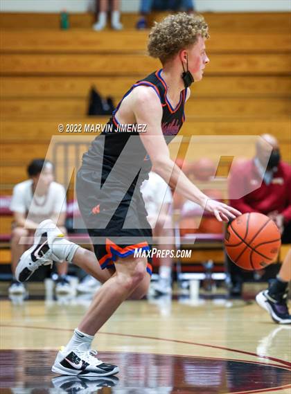 Thumbnail 3 in Oaks Christian vs Westlake photogallery.