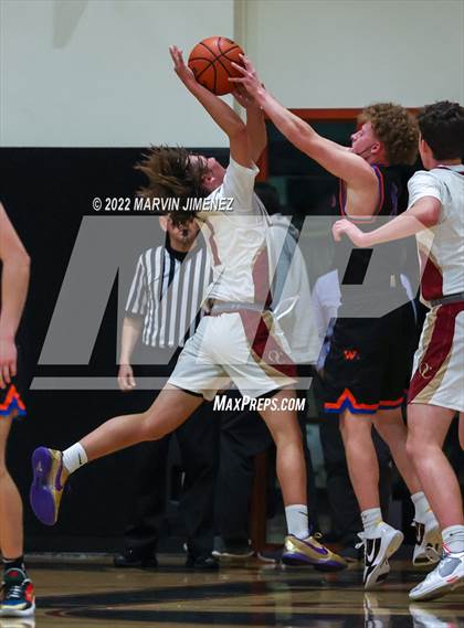 Thumbnail 2 in Oaks Christian vs Westlake photogallery.
