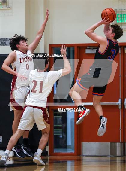 Thumbnail 1 in Oaks Christian vs Westlake photogallery.