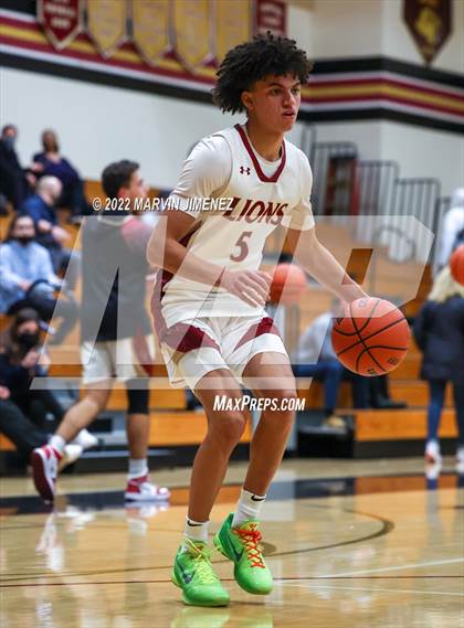 Thumbnail 1 in Oaks Christian vs Westlake photogallery.