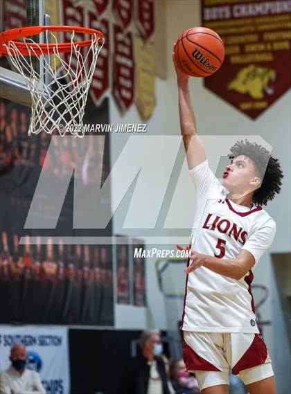 Thumbnail 2 in Oaks Christian vs Westlake photogallery.