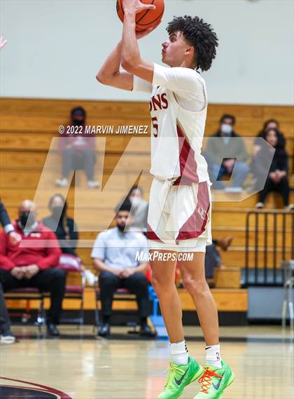 Thumbnail 1 in Oaks Christian vs Westlake photogallery.