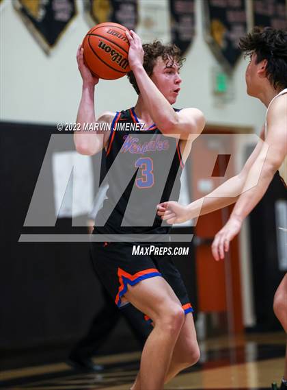 Thumbnail 1 in Oaks Christian vs Westlake photogallery.