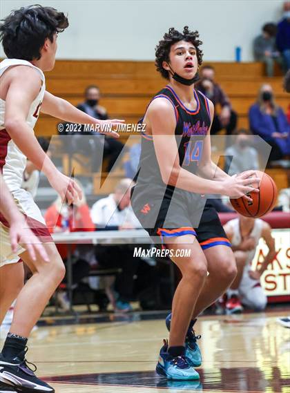 Thumbnail 3 in Oaks Christian vs Westlake photogallery.