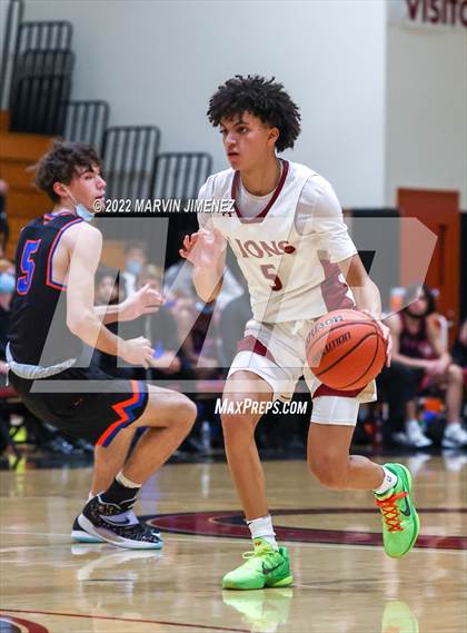 Thumbnail 3 in Oaks Christian vs Westlake photogallery.