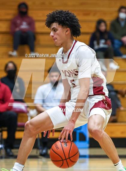 Thumbnail 3 in Oaks Christian vs Westlake photogallery.