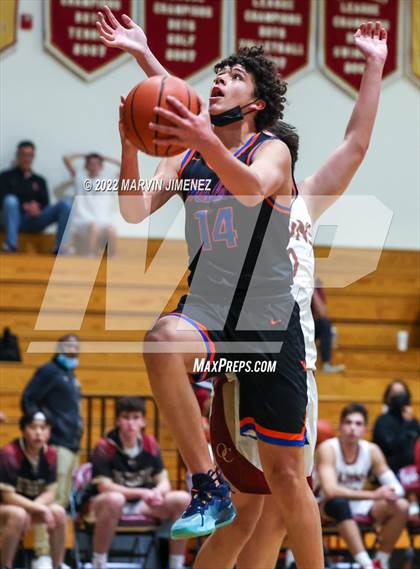 Thumbnail 2 in Oaks Christian vs Westlake photogallery.