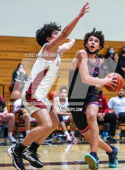 Thumbnail 1 in Oaks Christian vs Westlake photogallery.
