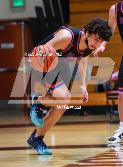 Thumbnail 2 in Oaks Christian vs Westlake photogallery.
