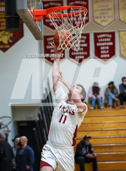 Thumbnail 1 in Oaks Christian vs Westlake photogallery.