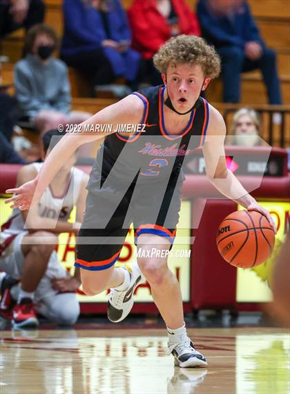 Thumbnail 2 in Oaks Christian vs Westlake photogallery.