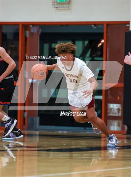 Thumbnail 3 in Oaks Christian vs Westlake photogallery.