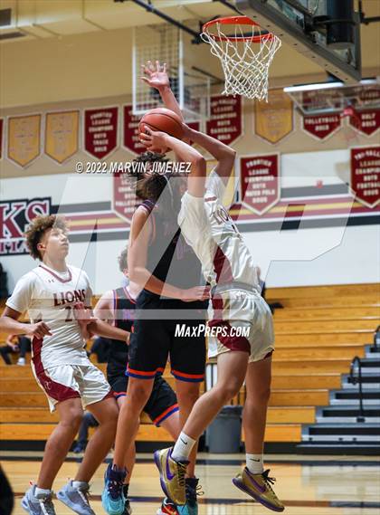 Thumbnail 2 in Oaks Christian vs Westlake photogallery.