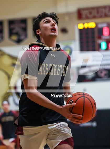 Thumbnail 2 in Oaks Christian vs Westlake photogallery.