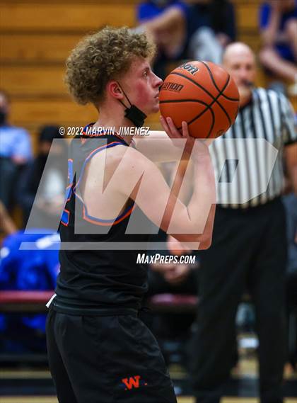 Thumbnail 2 in Oaks Christian vs Westlake photogallery.