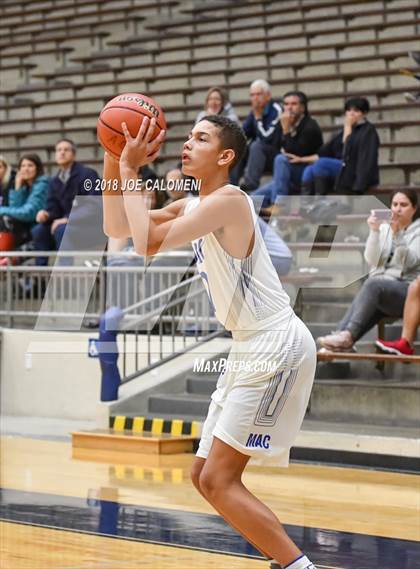 Thumbnail 3 in Saint Mary's Hall vs MacArthur [Douglas] (SAISD Basketball Tournament) photogallery.